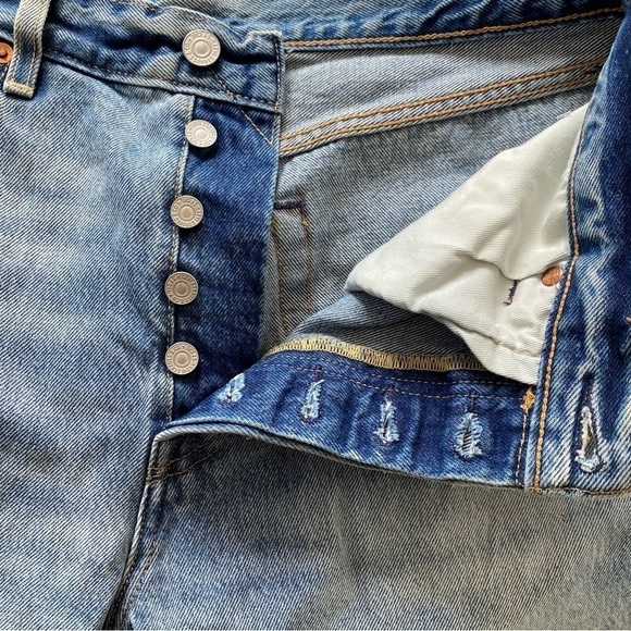 Levi's 501 '93 Denim Jean shorts Premium Big E Men’s 31 button fly blue frayed - Picture 9 of 9